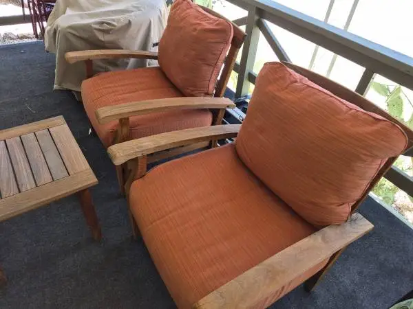 TEAK Patio Chairs with End Table
