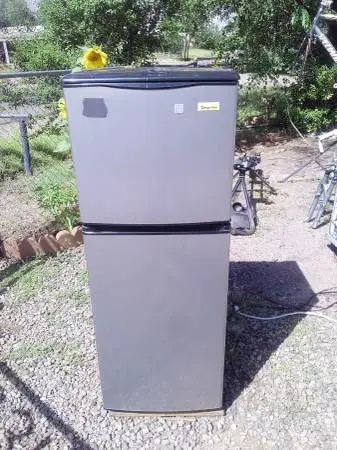 Magic Chef refrigerator
