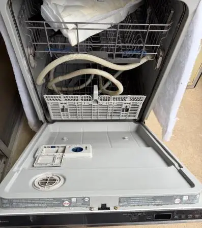 Whirlpool Dishwasher
