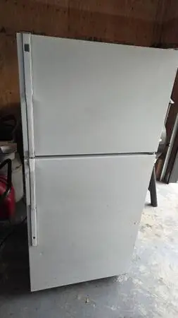 Nice GE refrigerator