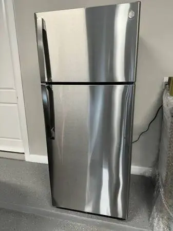 Brand new open box GE GTS18HYNJRFS Refrigerator