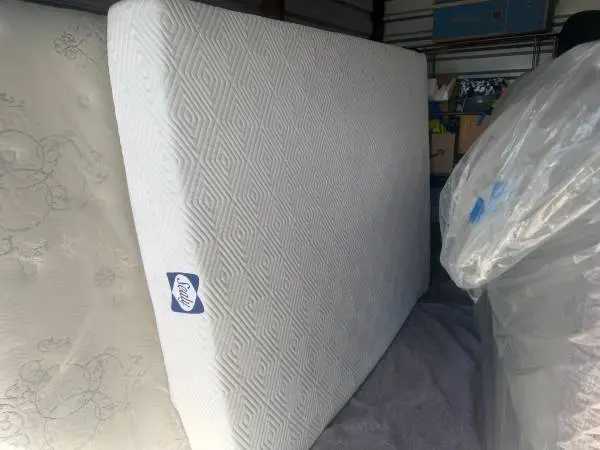 “SEALY” 8” Thick Queen Size Gel Cooling Mattress – Medium Softness