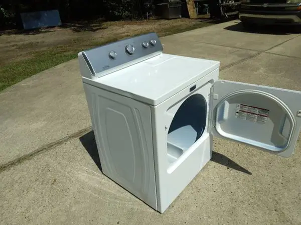 MAYTAG DRYER (LIKE-NEW)!