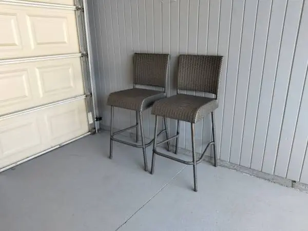 2 Outdoor patio wicker bar stools bar height