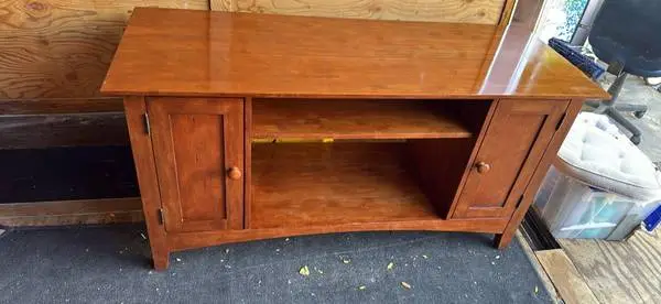 Entertainment center tv stand