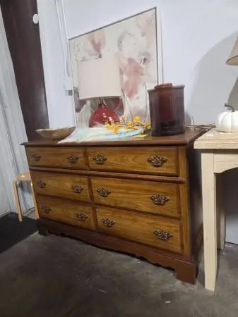 Bassett 6 Drawer Dresser