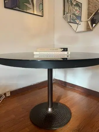 44 Round Pedestal Dining Table - Black & Textured Metal