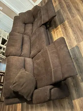 Reclining sofa