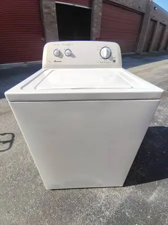 AMANA SUPER CAPACITY WASHING MACHINE. WORKS LIKE NEW!
