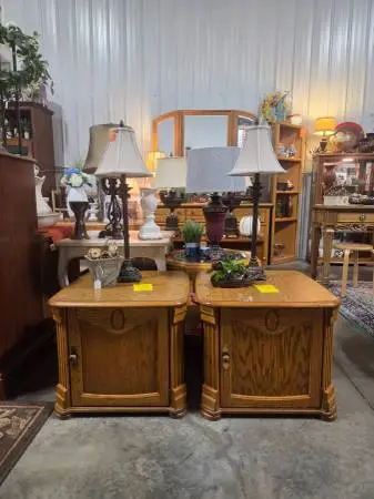End Table w/Storage