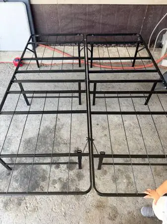 bed frame queen size
