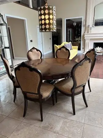 DINING ROOM SET