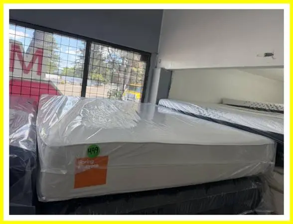 QUEEN SIZE BORING MEMORY FOAM MATTRESS & BOX BED SET