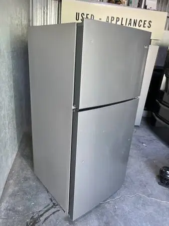 Whirlpool / refrigerator / with ice maker! - clean working!!!!!!!