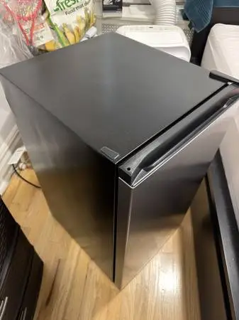 Hisense 4.4 cu. ft. mini fridge