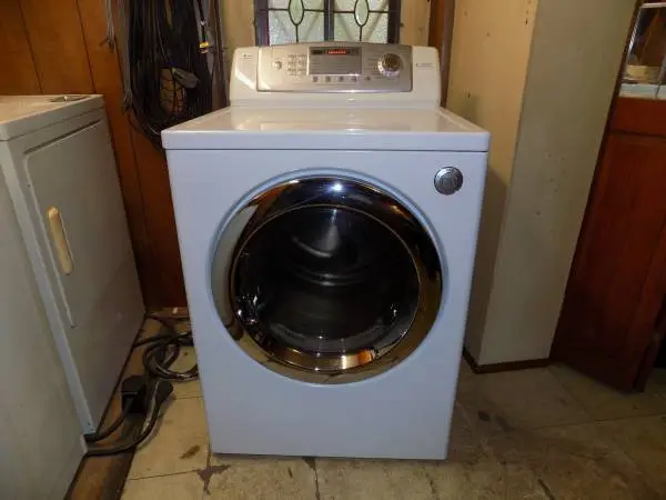 LG Electric Dryer - Reconditioned