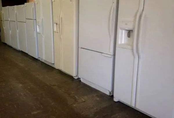 Kitchen refrigerator side by side or regular