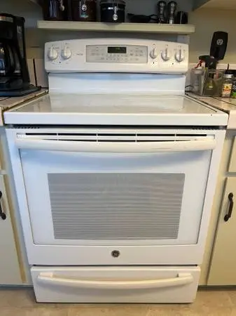 GE Profile Series Model PB930TH3WW 30 Free-Standing Electric Range