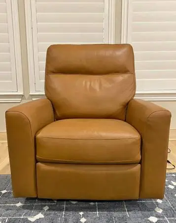 Pottery Barn Parker Leather Power Swivel Glider Recliner – Aviator Leather, Um