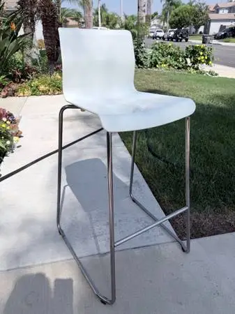 NEW WHITE BAR STOOL