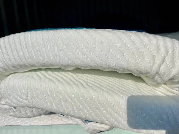 NEW KINGSIZE MATTRESS 3 INCH TOPPER