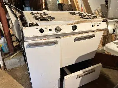 Gas on gas stove for parts