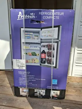 Refrigerator freezer for sale hundred twenty five dollars