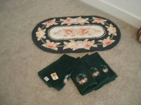 Bath Rug and Towel Set NEW