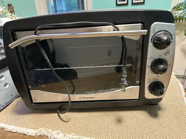 Emerson Convection Toaster oven