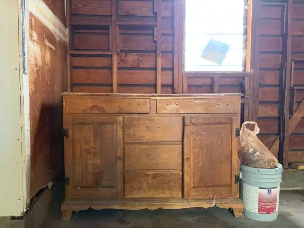 Ethan Allen Buffet Credenza 5 Drawers and 2 Side Cabinets (Refinish Required)