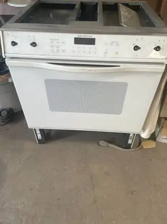 Jenn air, dual stove, electric gas combination