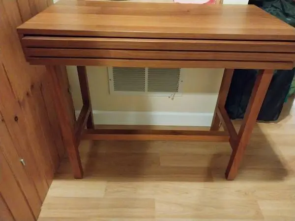 Desk - Compact for Small Rooms