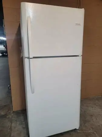 Frigidaire apartment size refrigerator