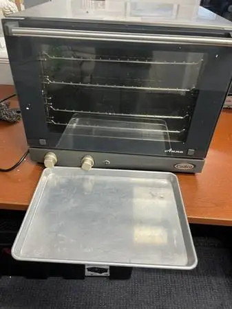 Cadco 1/2 Sheet Convection Oven