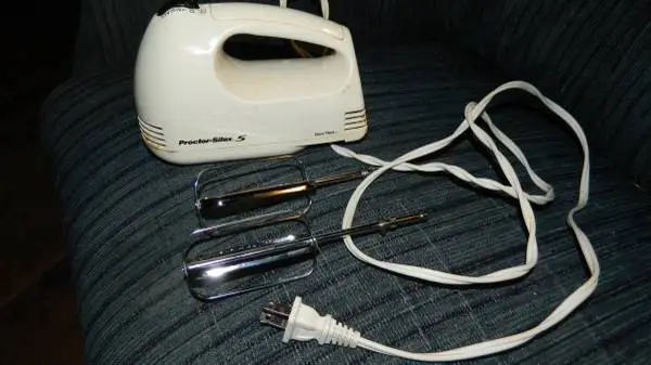 hand mixer  Proctor-Silex  5 Speed
