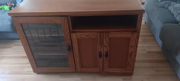 Solid wood small entertainment center