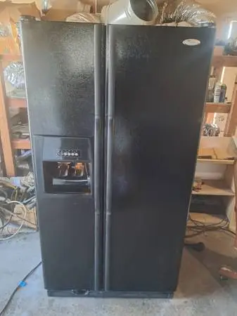 GARAGE REFRIGERATOR CAN DELIVER