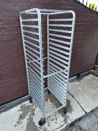 SPEED ALUMINUM BAKERS PAN RACK TRAY ROLLING COOLING 20 TRAYS INCLUDED