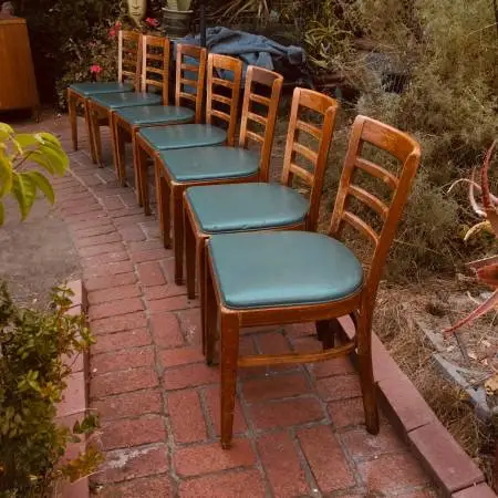Set 7 for $75 as-is classic Vintage Roadside Diner/Cafe Dining Chairs