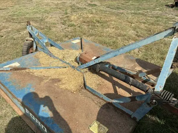 Ford 951 Special 6 ft 3-Point Shredder - Excellent Condition