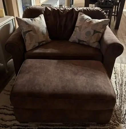 Flexsteel Loveseat Twin Pullout with Ottoman