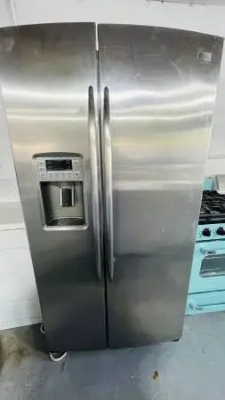 GE Refrigerator 36Wx30Dx69H no ice machine