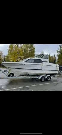1999 24FT BAYLINER Express with 5.7L Mercruiser inboard and Bravo two