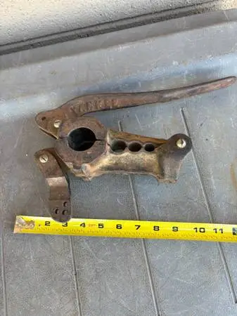 Yankee wine cork press