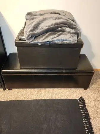 BEDROOM SET. NEWER. ALL BLACK.