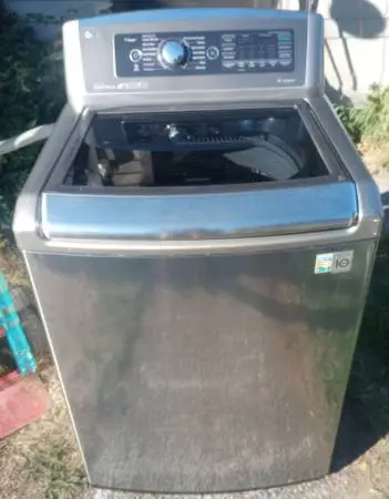 L.G. WASHER/ELECTRIC DRYER SET. BOTH WORK GREAT. $300 CASH.