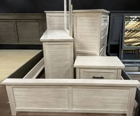 Solid Wood Queen Bed Set – Built to Last