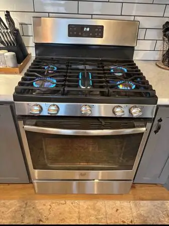 Natural gas stove