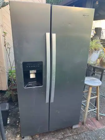 Side-by-side refrigerator