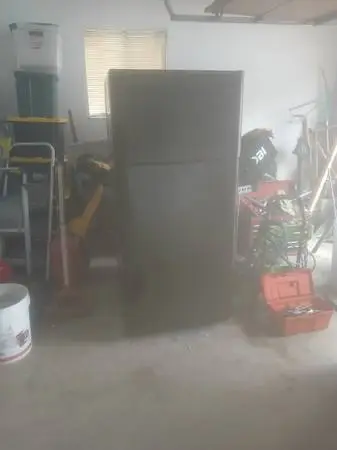 Refrigerator black Frigidaire w ice
